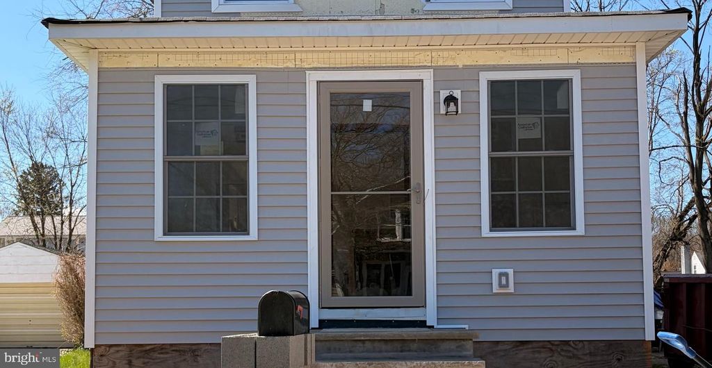 817 PRESIDENT AVE, Lawrence Township, NJ 08648