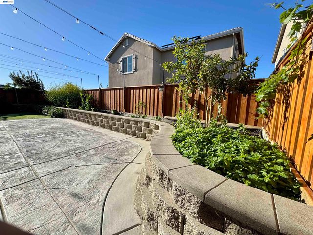 464 Coolcrest Dr, Oakley, CA 94561