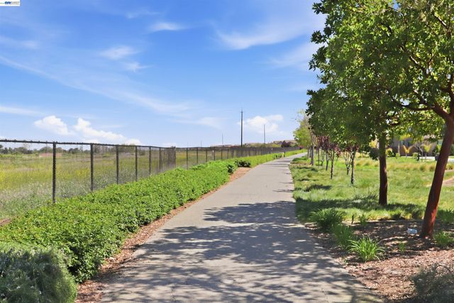 464 Coolcrest Dr, Oakley, CA 94561