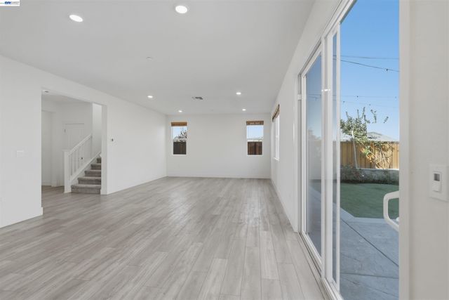 464 Coolcrest Dr, Oakley, CA 94561