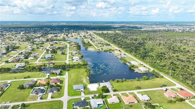 2305 NE 17th ST, Cape Coral, FL 33909