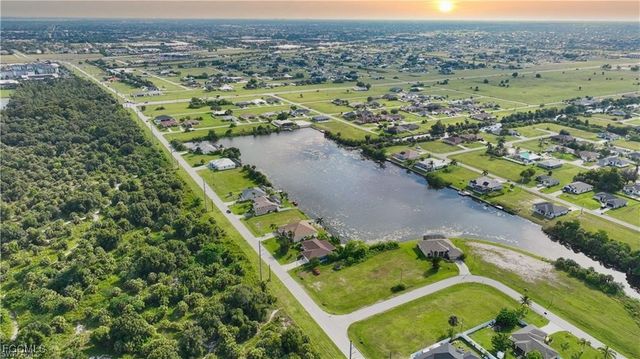 2305 NE 17th ST, Cape Coral, FL 33909