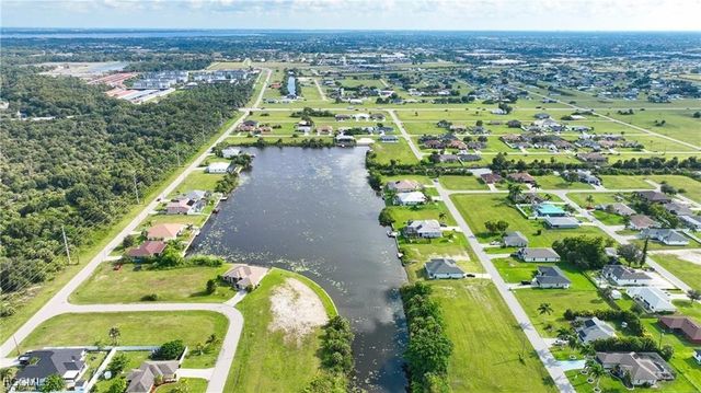 2305 NE 17th ST, Cape Coral, FL 33909