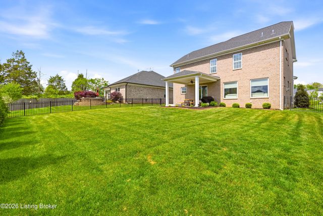 3604 Aspen Creek Dr, Louisville, KY 40299