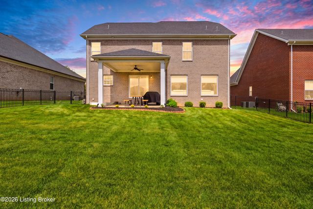 3604 Aspen Creek Dr, Louisville, KY 40299