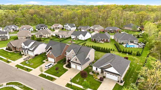 3604 Aspen Creek Dr, Louisville, KY 40299