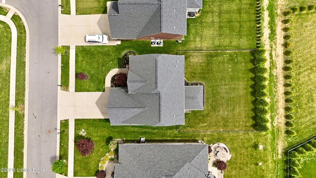 3604 Aspen Creek Dr, Louisville, KY 40299