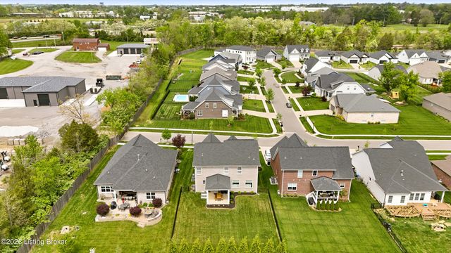 3604 Aspen Creek Dr, Louisville, KY 40299