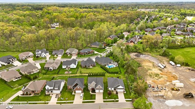 3604 Aspen Creek Dr, Louisville, KY 40299