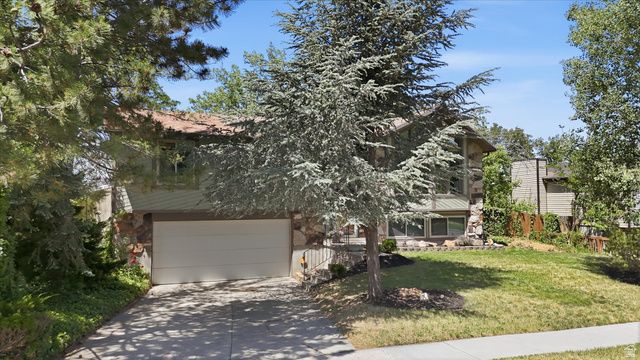 8938 S MANCHESTER LN, Sandy, UT 84093