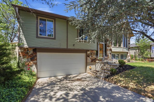 8938 S MANCHESTER LN, Sandy, UT 84093