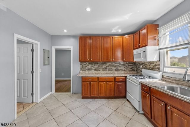 488 S 12Th St, Newark City, NJ 07103