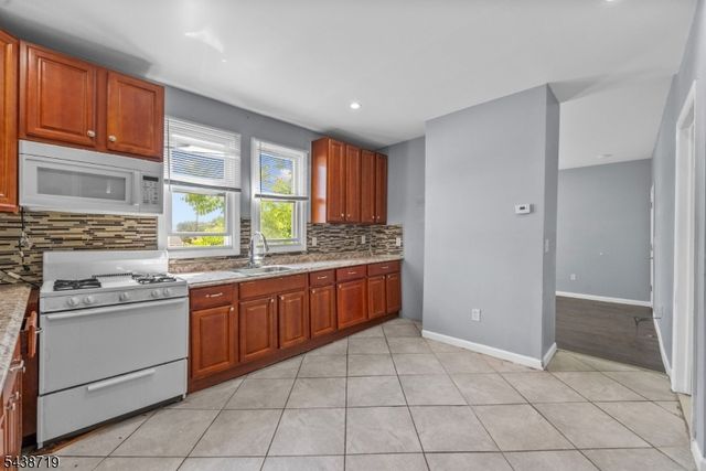 488 S 12Th St, Newark City, NJ 07103