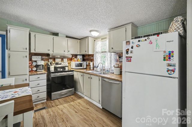 504 Mountain Meadows Drive 55, Bessemer City, NC 28016