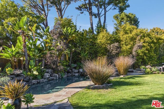 2220 Banyan Drive, Los Angeles, CA 90049