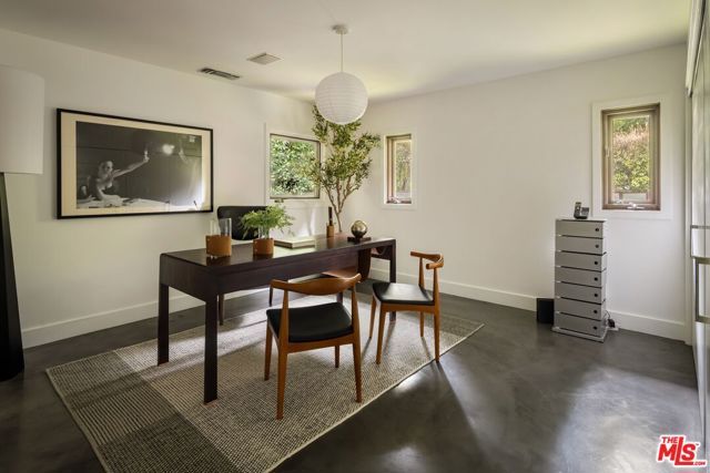 2220 Banyan Drive, Los Angeles, CA 90049