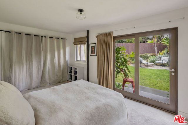 2220 Banyan Drive, Los Angeles, CA 90049