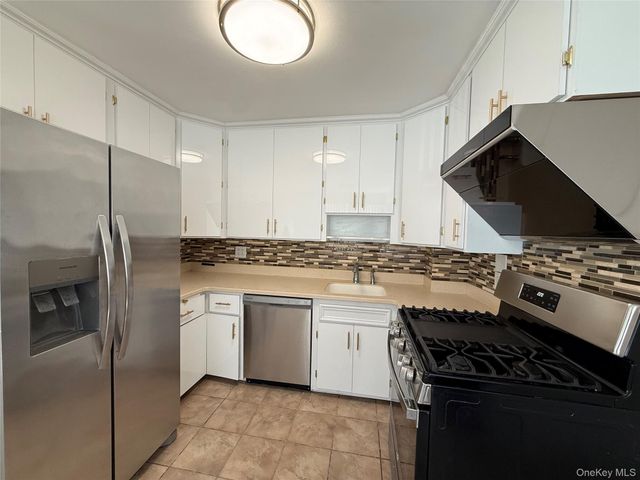 23-43 120th Street Duplex 1 + BASEMENT, College Point, NY 11356