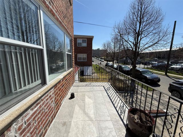 23-43 120th Street Duplex 1 + BASEMENT, College Point, NY 11356