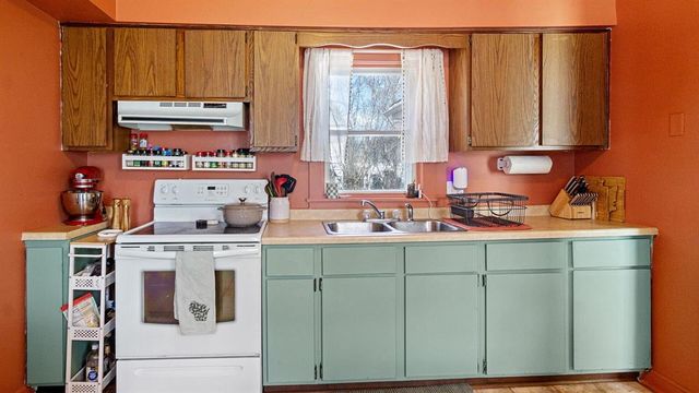 716 Ferry Street, Eau Claire, WI 54703