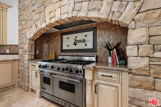 5405 Fremantle Lane, Calabasas, CA 91302