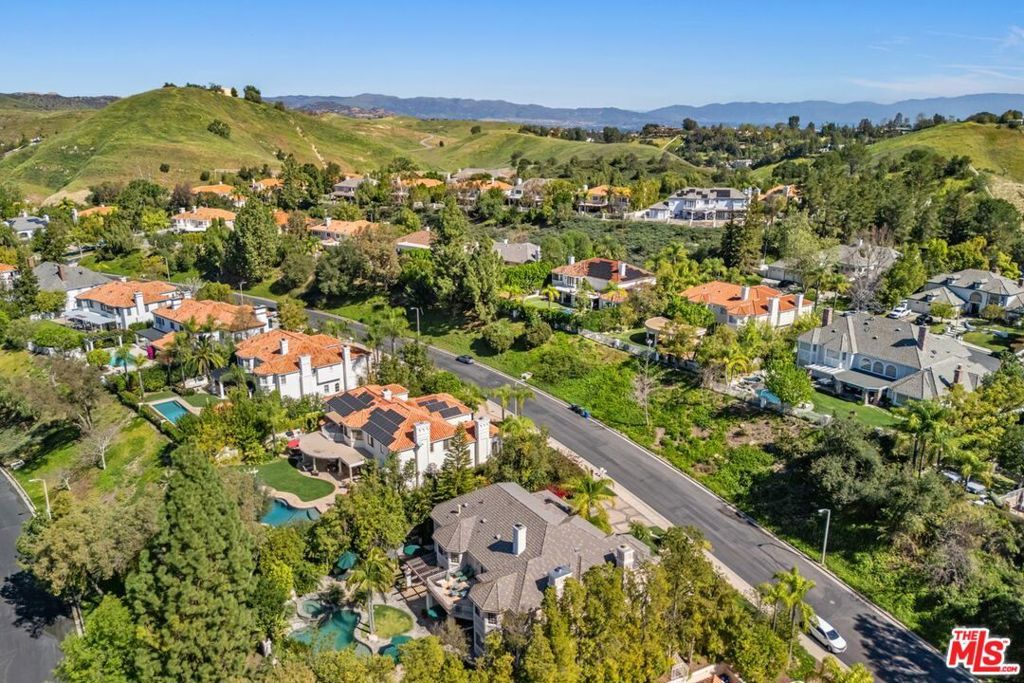 Image 34 of property listing at 5405 Fremantle Lane, Calabasas, CA 91302