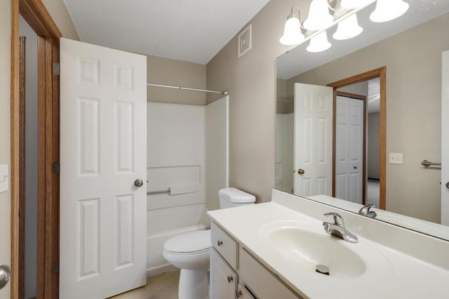 15981 Flotilla Trail 311, Apple Valley, MN 55124