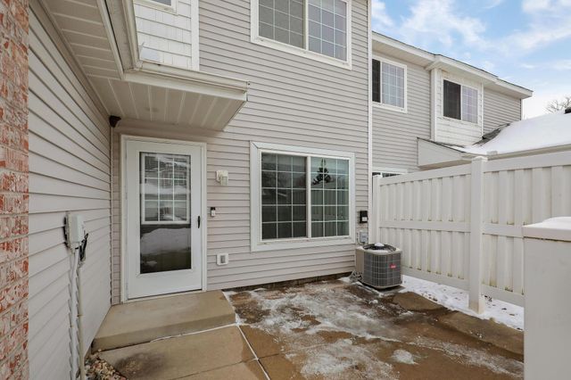 15981 Flotilla Trail 311, Apple Valley, MN 55124