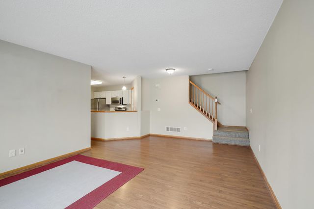15981 Flotilla Trail 311, Apple Valley, MN 55124