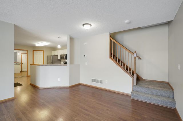 15981 Flotilla Trail 311, Apple Valley, MN 55124