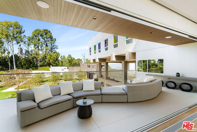 15210 Antelo Place, Los Angeles, CA 90077