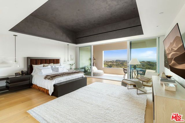 15210 Antelo Place, Los Angeles, CA 90077