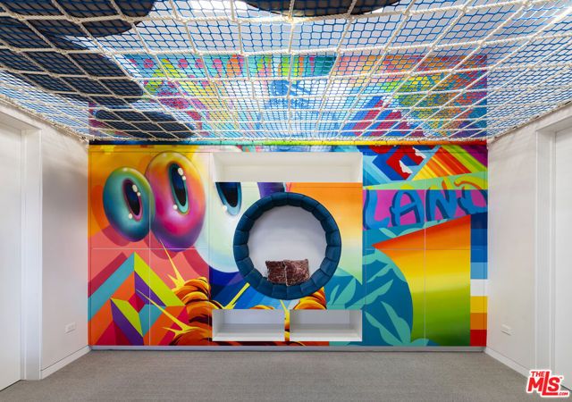 15210 Antelo Place, Los Angeles, CA 90077