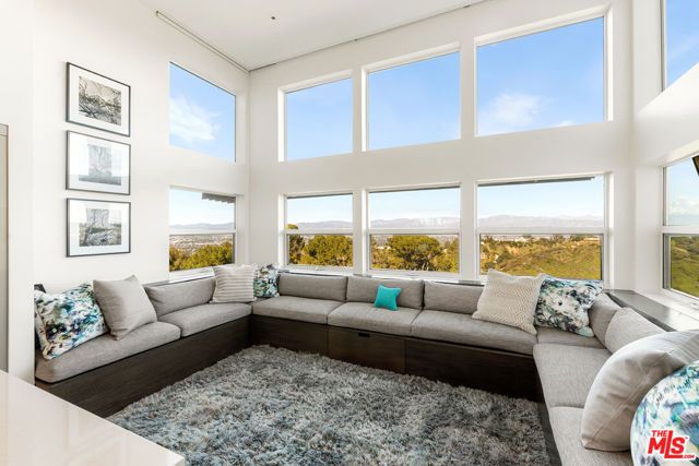 15210 Antelo Place, Los Angeles, CA 90077