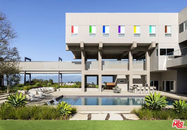 15210 Antelo Place, Los Angeles, CA 90077