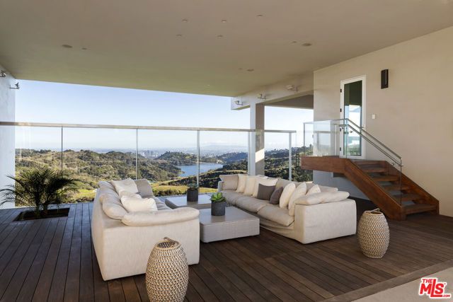 15210 Antelo Place, Los Angeles, CA 90077