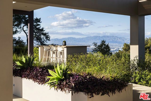 15210 Antelo Place, Los Angeles, CA 90077