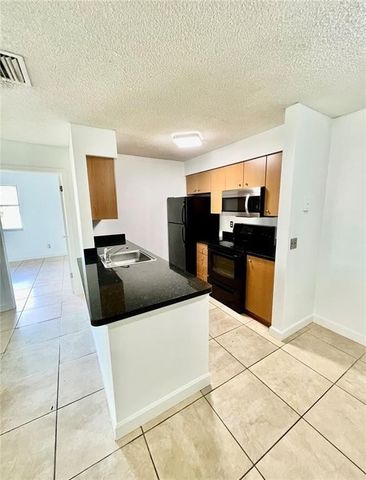 741 NW 104th Avenue 203, Hollywood, FL 33026