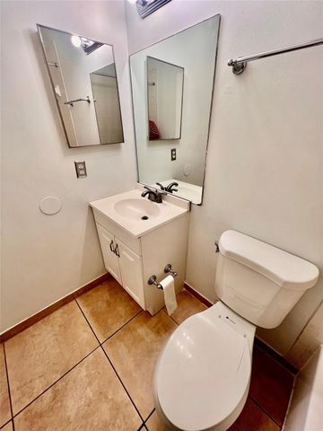 741 NW 104th Avenue 203, Hollywood, FL 33026