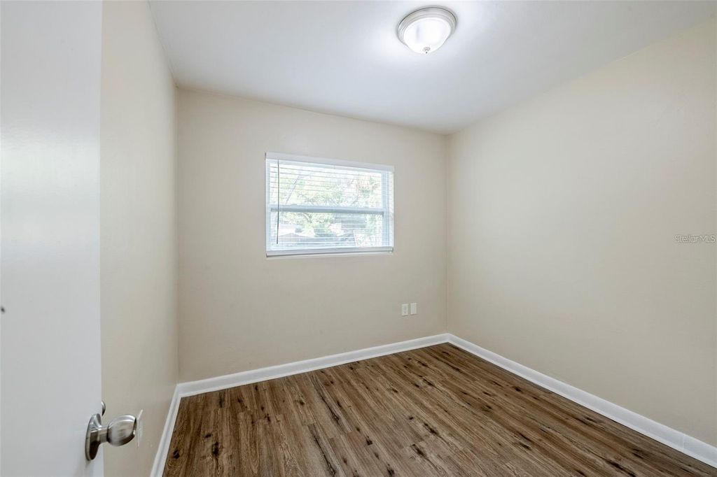 Image 15 of property listing at 5214 MONTAGUE PLACE, Orlando, FL 32808