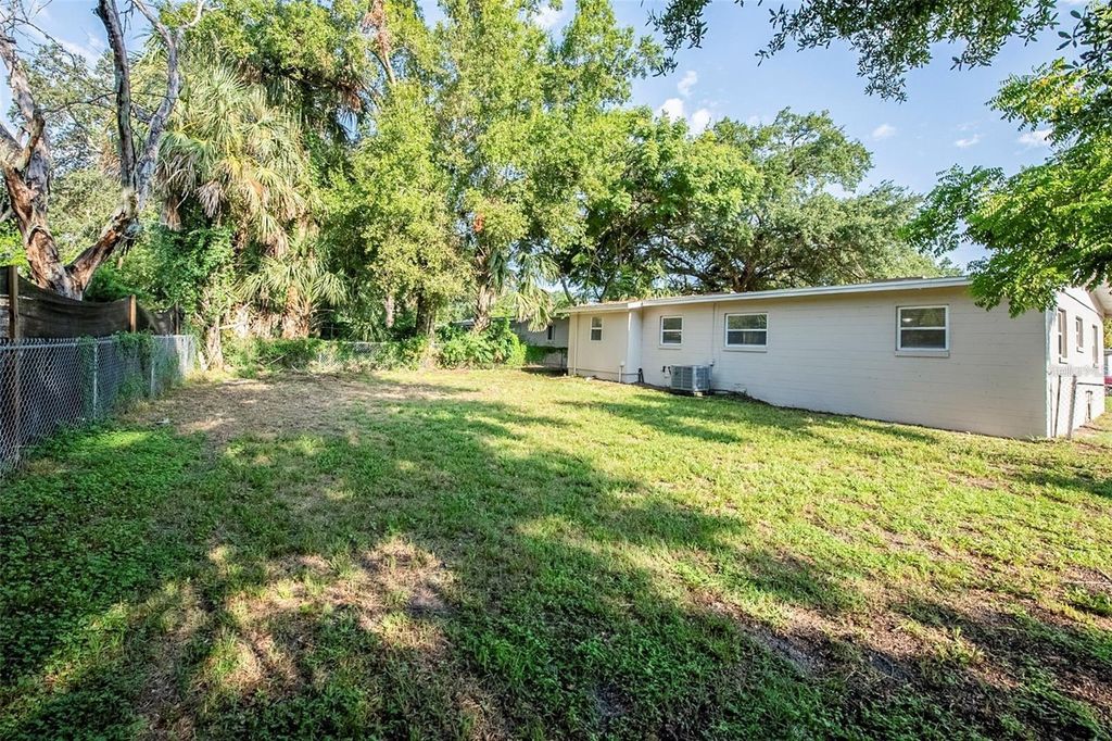 Image 20 of property listing at 5214 MONTAGUE PLACE, Orlando, FL 32808