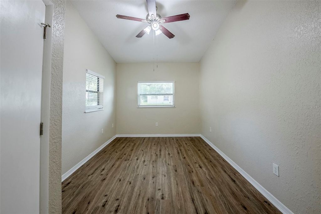 Image 9 of property listing at 5214 MONTAGUE PLACE, Orlando, FL 32808