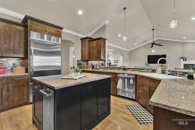 7266 S Pear Blossom Way, Meridian, ID 83642