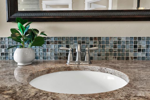 7266 S Pear Blossom Way, Meridian, ID 83642