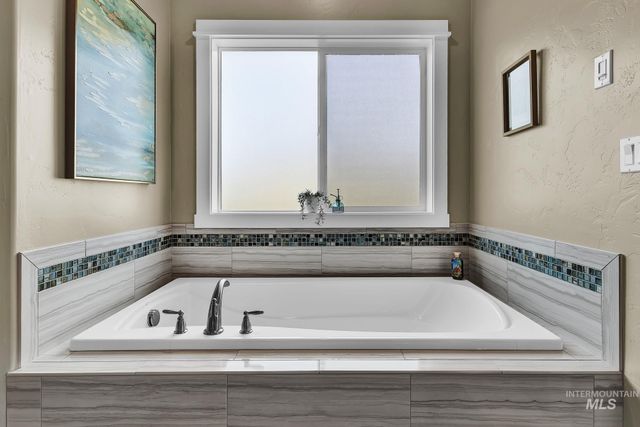 7266 S Pear Blossom Way, Meridian, ID 83642