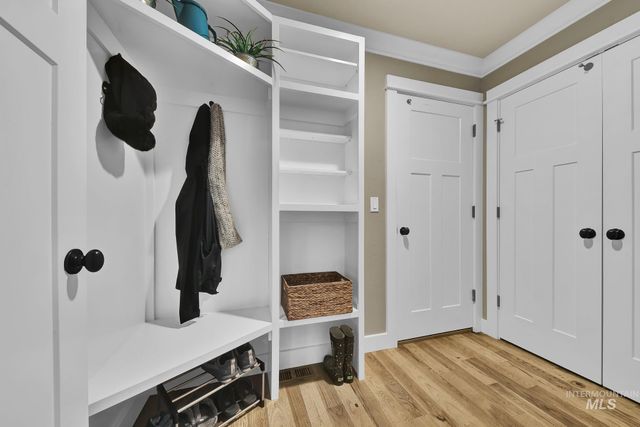 7266 S Pear Blossom Way, Meridian, ID 83642