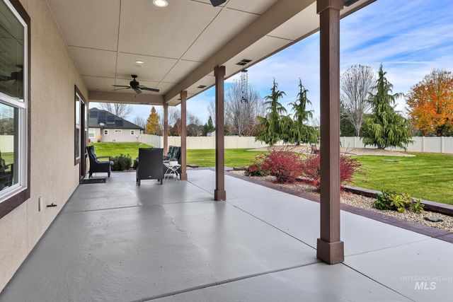 7266 S Pear Blossom Way, Meridian, ID 83642