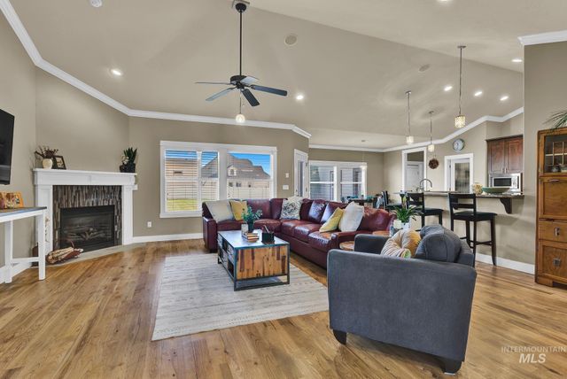 7266 S Pear Blossom Way, Meridian, ID 83642