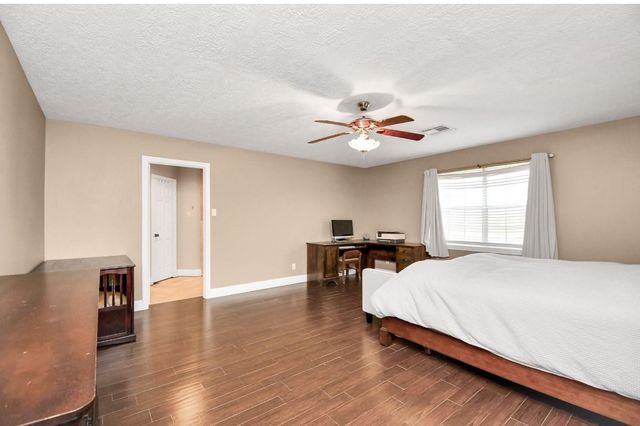 8114 Beach Haven Drive, Baytown, TX 77523