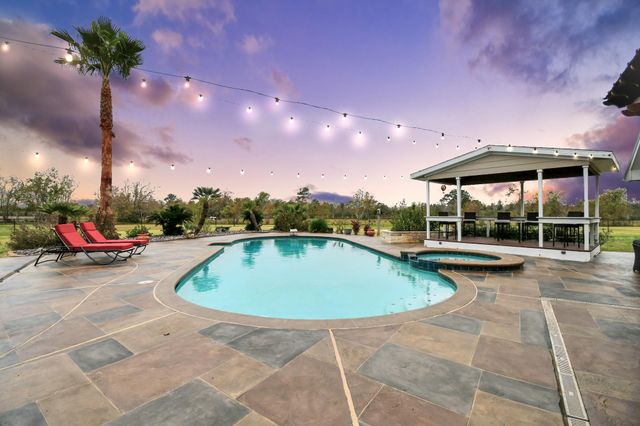 8114 Beach Haven Drive, Baytown, TX 77523